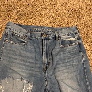 american eagle mom jeans